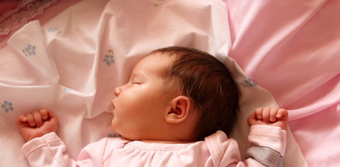 Что говорит доктор комаровский о новорожденных, развитие по месяцам