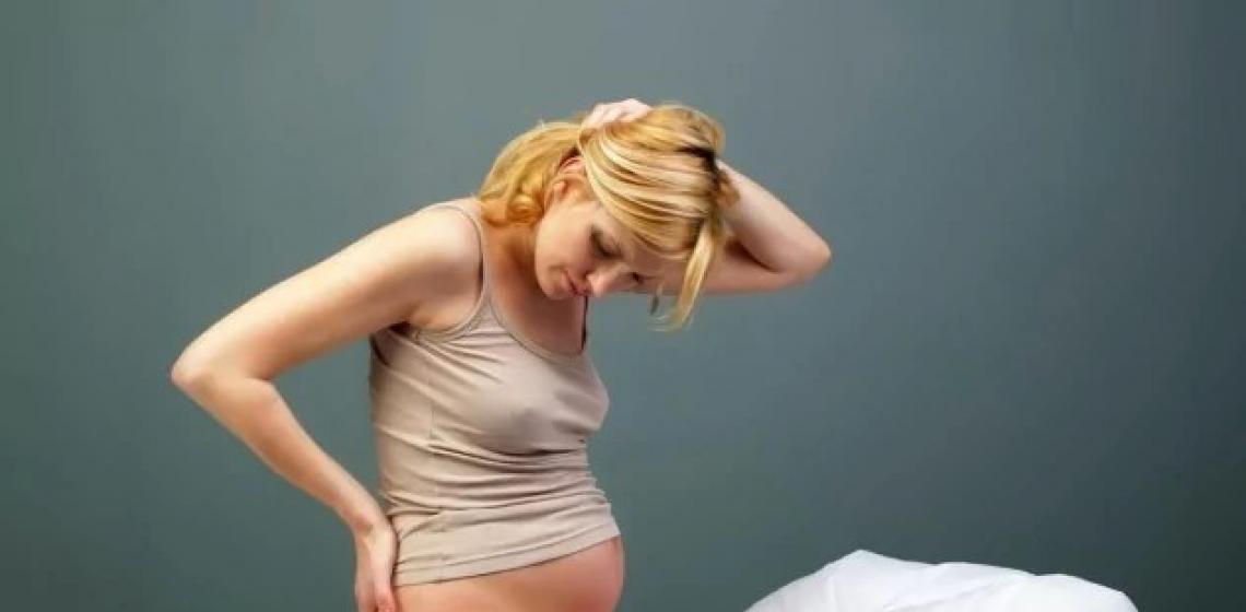 Твёрдый живот во время беременности: причины и последствия Каменеет живот при беременности из-за воспаления в организме